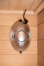 Infrarotkabine Stockholm Alpha – Tiefenwärme für optimale Entspannung, kanadisches Hemlockholz, 5 Strahler (Keramik & Karbon), Farblichttherapie, Bluetooth-Soundsystem, platzsparend, einfache Montage