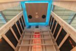 Infrarotkabine Stockholm Alpha – Tiefenwärme für optimale Entspannung, kanadisches Hemlockholz, 5 Strahler (Keramik & Karbon), Farblichttherapie, Bluetooth-Soundsystem, platzsparend, einfache Montage