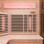 Dewello® Infrarotkabine Infrarotsauna KENORA 160x120 für 2-3 Personen aus Hemlockholz, Vollspektrumstrahler, Bodenstrahler, LED-Farblicht, Bluetooth, mit Salzsteinoptik